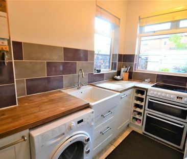 2 bedroom end of terrace house to rent - Photo 3