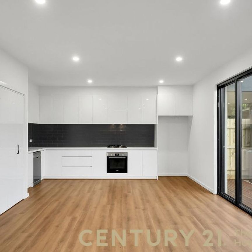 For Rent&colon; Brand New House in Springvale Area - Photo 1