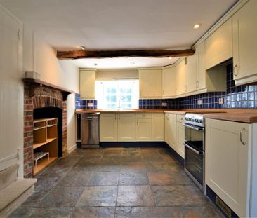 3 bedroom detached house to rent - Photo 3