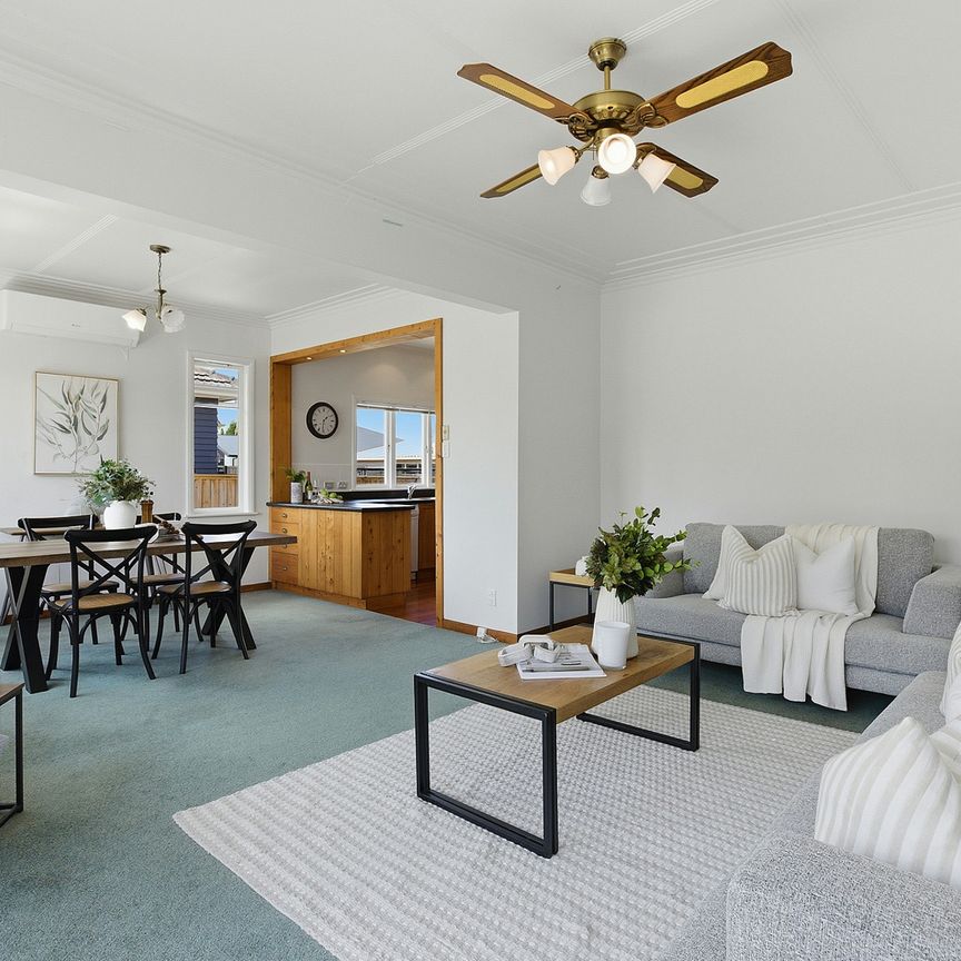 A Rare Find Offering a House Plus Granny Flat for Rent - Photo 1