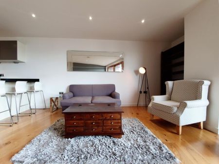 2 Bed Flat, Harrier, SW11 - Photo 2