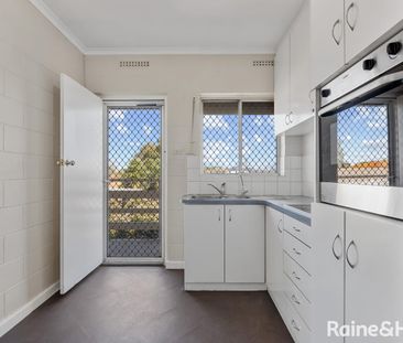 Low-Maintenance Living Between The City And The Beach - Photo 3