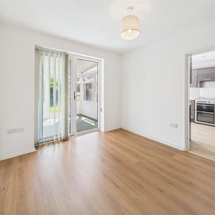3 bedroom Terraced House to rent - Photo 1