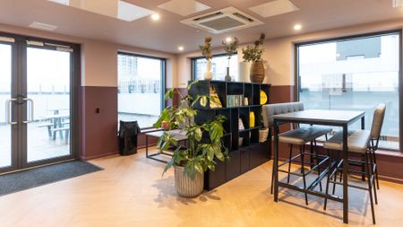 Medium High Double Ensuite - Photo 4