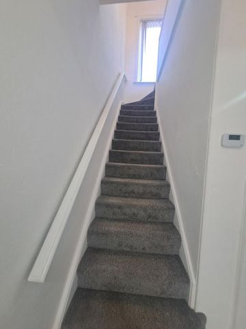 2 bedroom terraced house to rent - Photo 2
