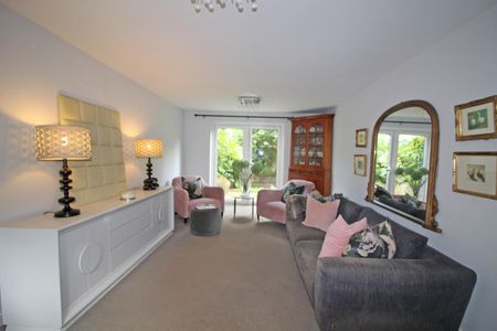 4 Bedroom House - Detached - Photo 4