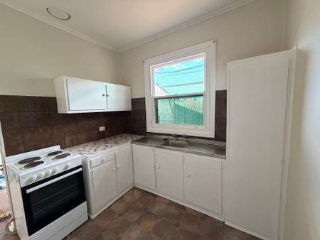 To register & apply for this property, please use this link: https://snug. com/ - Photo 2