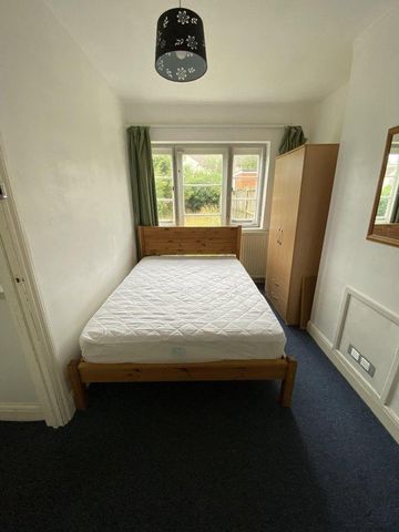 3 bedroom house share to rent - Photo 3