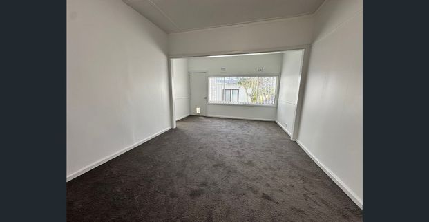 Freestanding 4 Bedroom Home - Photo 1