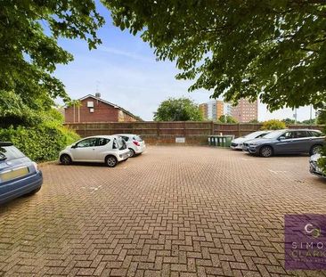 New Ash Close, East Finchley, - With Study Room, N2 - Photo 1