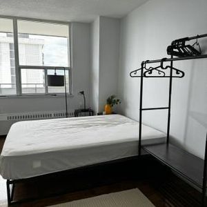 Cozy Flex Room - Affordable Price (Very Close to Subway) - Photo 2