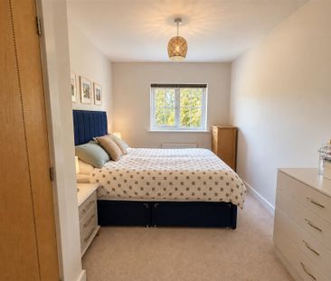 Loyd-Lindsay Square ,Winchester, Unfurnished - Photo 4
