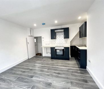 2 bedroom end of terrace house to rent - Photo 6