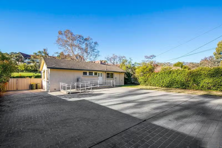 Convenient Living in a Quiet Garran Street! - Photo 5