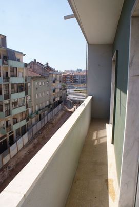 Apartamento em Portas de Benfica - Mercado de Benfica, Benfica - Photo 1