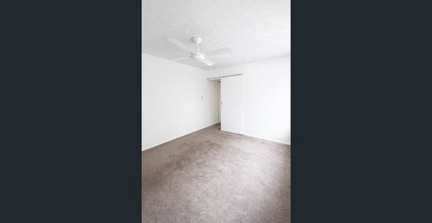 Central Redcliffe Unit - Bright & Breezy - Photo 1