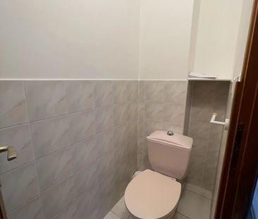 Location Appartement 2 pièces 41m² PERNES LES FONTAINES 84210 - Photo 6