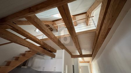 APPARTEMENT DE CHARME EN VIEILLE VILLE - Photo 3