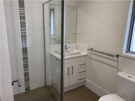 A stylish, easy-care home ready for you! - Photo 4