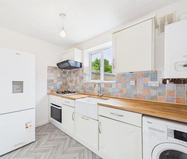 2 bedroom maisonette to rent - Photo 3