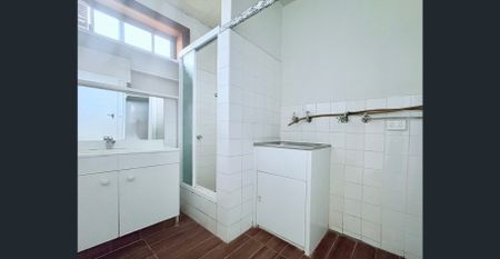 Bright & Convenient 2 Bedroom Apartment - Photo 5