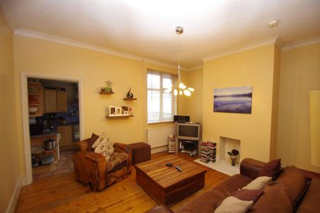 2 bedroom terraced house to rent - Photo 2