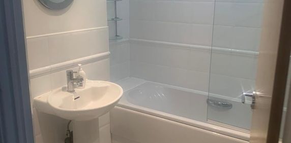 Room in a Shared Flat, Delany House, SE10 - Photo 2