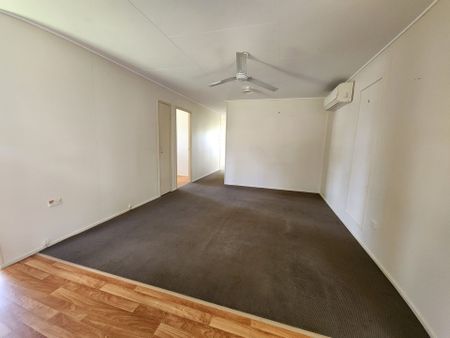 Break Lease 3-Bedroom Rental Home in Dysart 4745 QLD - Photo 4