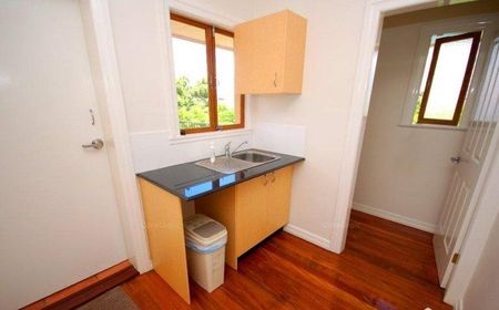 1 BEDROOM AVAIL IN SHARE HOUSE - GREAT LOCATION! - Photo 5