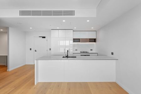 Modern apartment with oversized scale - Photo 3