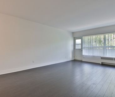 2 Bedrooms Open Concept - Photo 4