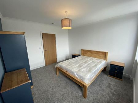 2 bedroom flat to rent - Photo 2