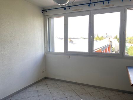 Location Appartement 1 pièce 19m² BESANCON 25000 - Photo 2