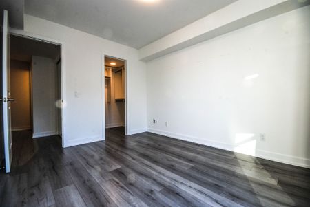 For Lease - 3062 Sixth Line Unit# 341, Oakville, Ontario - Photo 4