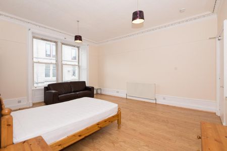 3 bedroom flat to rent - Photo 5
