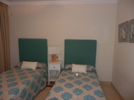 Semi-Detached House · Riviera del Sol - Photo 5