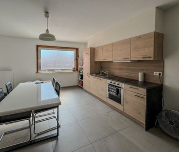 Ruime rijwoning met 3 slaapkamers en grote garage. - Photo 1