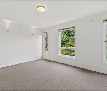 8/3 Rotherwood Road, Ivanhoe East VIC 3079 - Photo 6