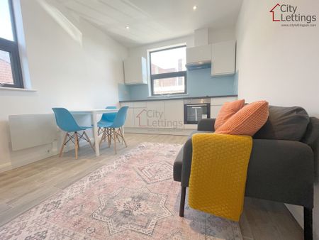 2 Bedroom Flat - Photo 2