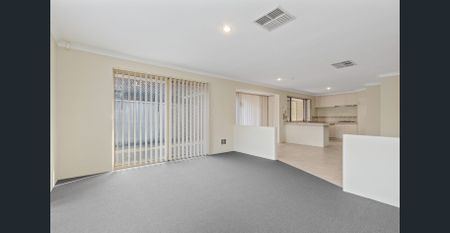 Family home in quiet location - Photo 3