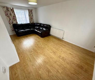 3 bedroom property to rent - Photo 1