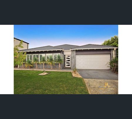 9 Reidel Avenue, Pakenham, Vic 3810 - Photo 3