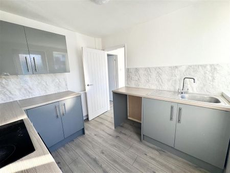 2 bedroom semi-detached house to rent - Photo 5