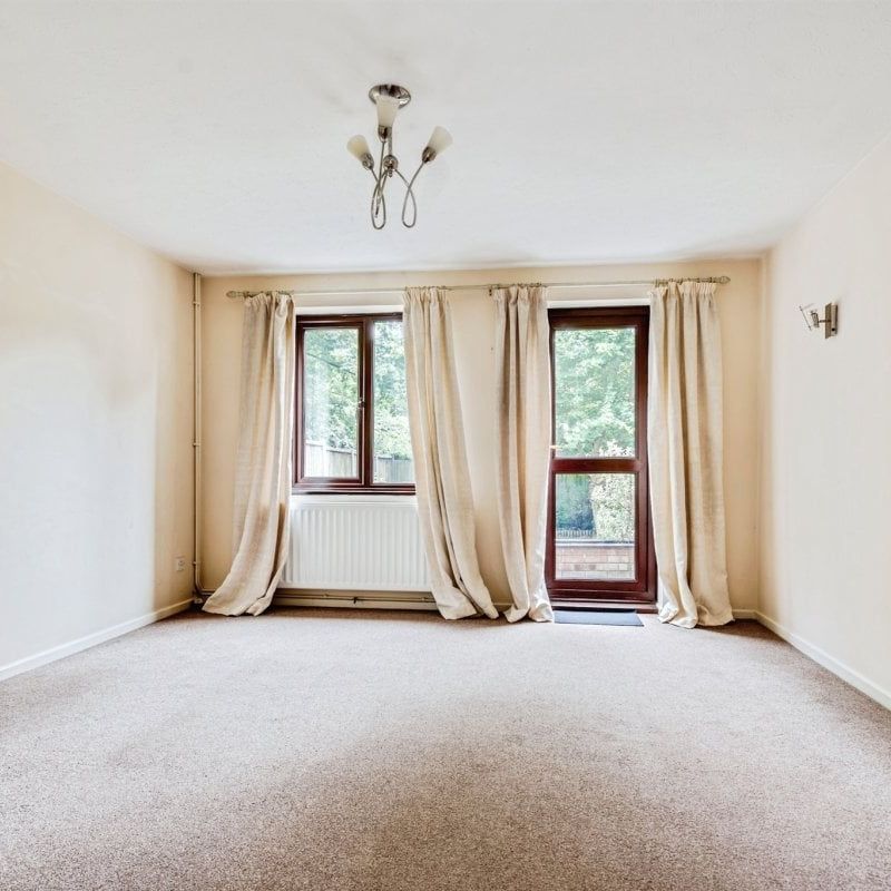 Eldridge Close - Photo 1