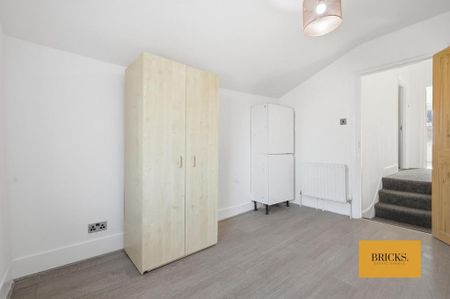 4 bedroom terraced house to rent - Photo 5