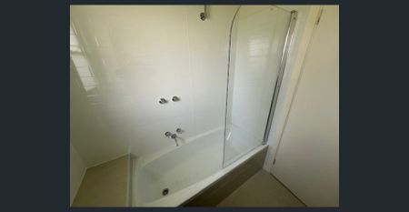 READY TO MOVE IN - Photo 5