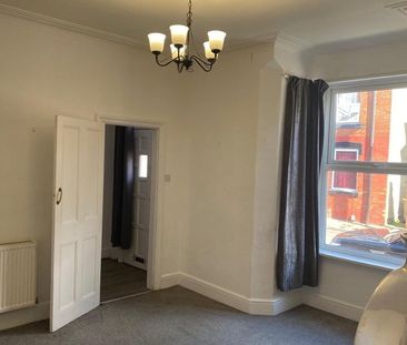 2 Bed Semi-Detached House, Whingate Grove, LS12 - Photo 4