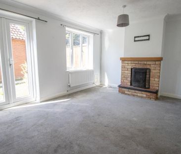 2 bedroom semi-detached house to rent - Photo 2
