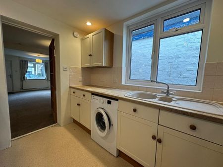 2 bedroom terraced house to rent - Photo 3