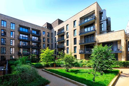 Fairfield Avenue, Staines-upon-Thames, Surrey, TW18 4JW - Photo 3